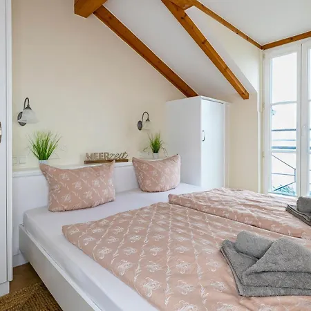 Haus Seeblick Mit 9 * Alt Reddevitz