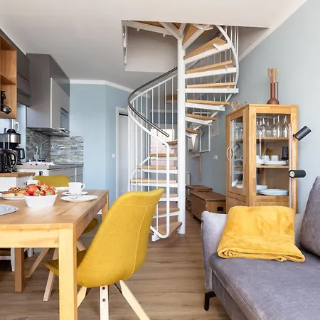 Haus Seeblick Mit 9 Apartment Alt Reddevitz