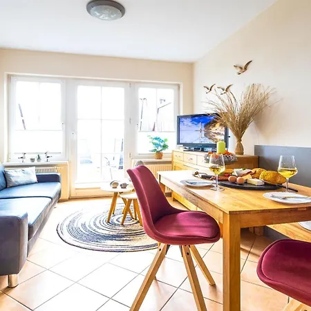 Apartment Haus Seeblick Mit 9 Alt Reddevitz