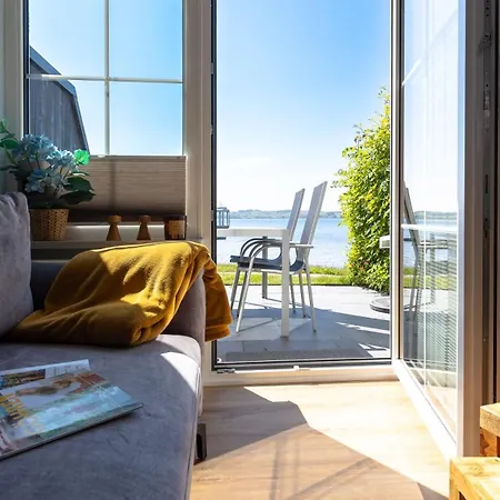 Apartment Haus Seeblick Mit 9 Alt Reddevitz
