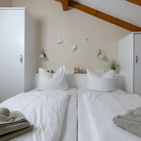 Haus Seeblick Mit 9 Апартаменты Alt Reddevitz