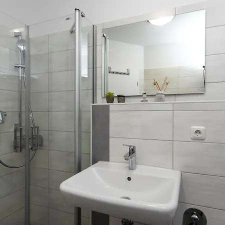 Апартаменты Haus Seeblick Mit 9 Alt Reddevitz