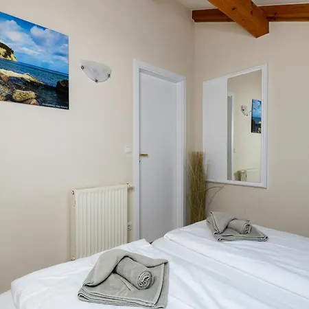 Апартаменты Haus Seeblick Mit 9 *