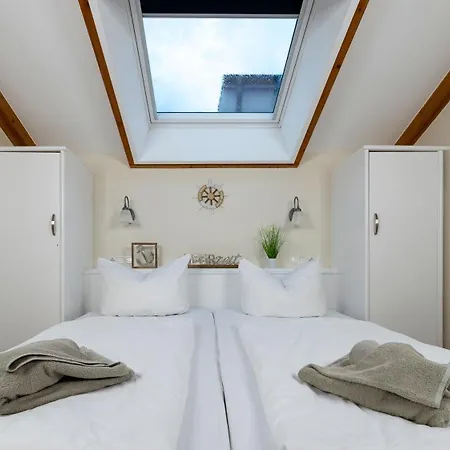Апартаменты Haus Seeblick Mit 9 Alt Reddevitz