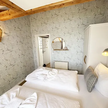 Haus Seeblick Mit 9 * Alt Reddevitz